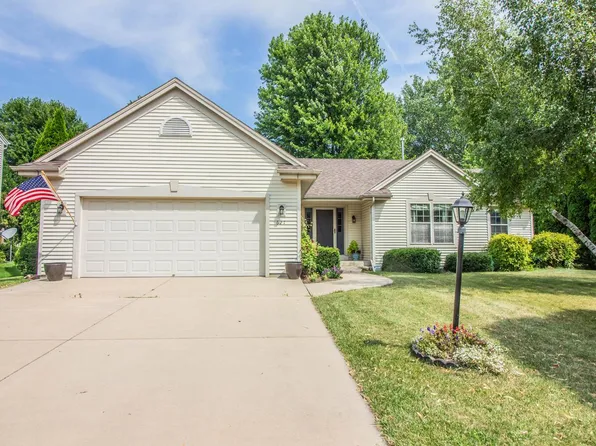 621 Bridlewood LANE, Watertown, WI 53094