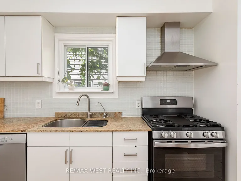 39 Shirley St — Photo 15