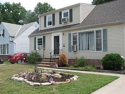 1st image of 987 Clinton Ave