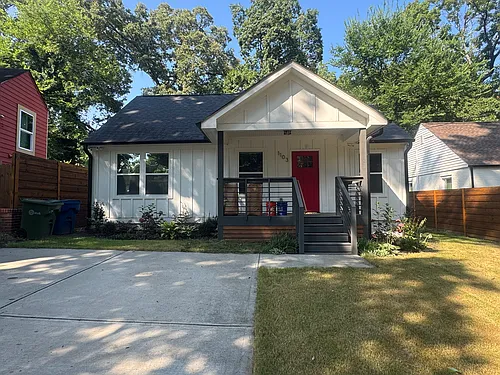 1103 Oak Knoll Ter SE Photo 1