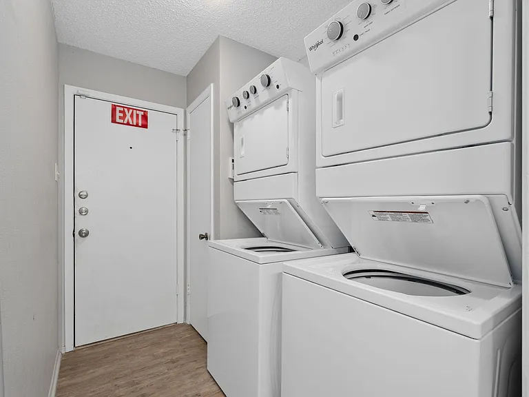 Gail Ct — Photo 10