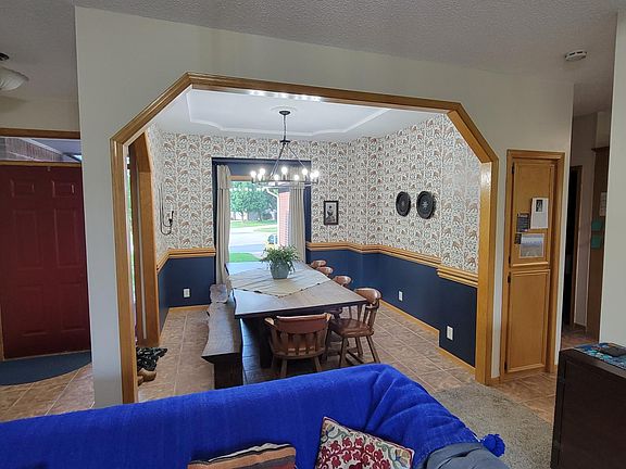 3rd image of 11827 W Carr Ct