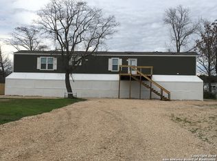 538 Lakeshore Dr N, Bandera, TX 78003