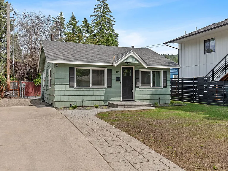 1419 E Birch Ave — Photo 2