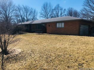 721 N Main St, Loami, IL 62661