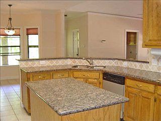 5th image of 300 Arlington Pl