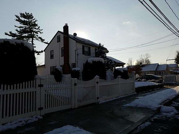2nd image of 27 Evans Ave