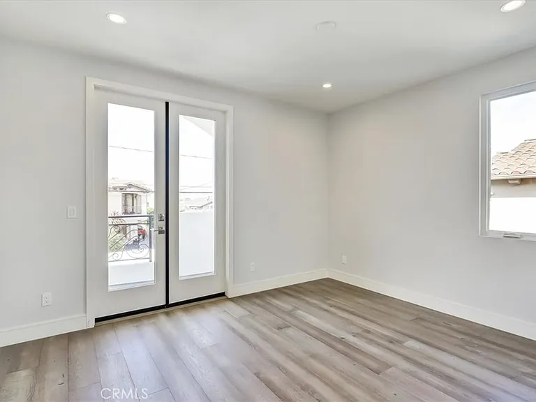 1908 Perry Ave #B — Photo 9
