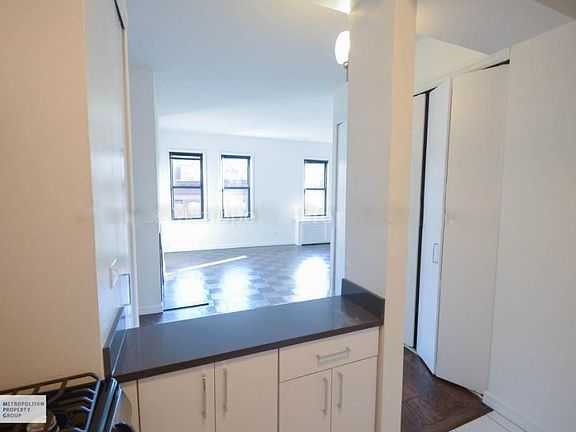 5th image of 235 W 22nd St APT 3G