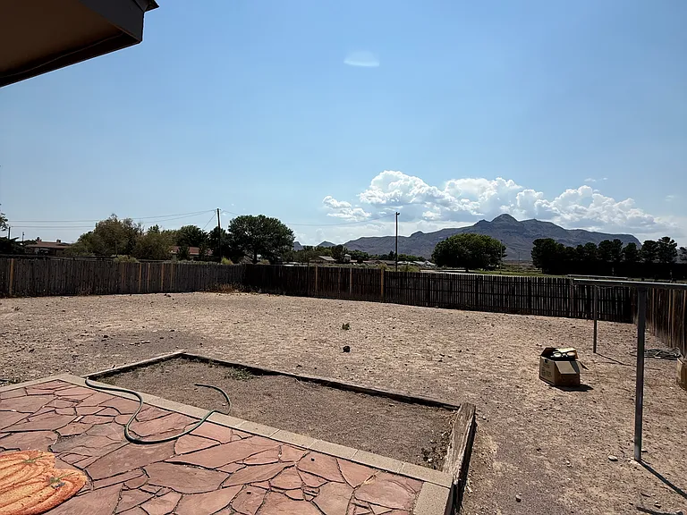 1407 El Camino Real St — Photo 24
