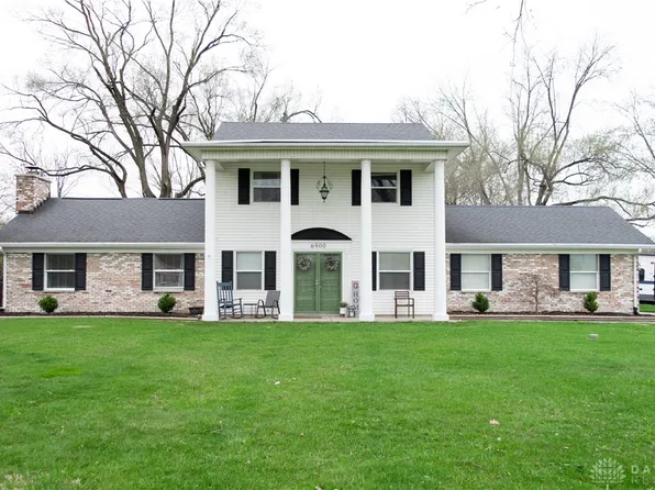 6900 Curtwood Dr, Tipp City, OH 45371