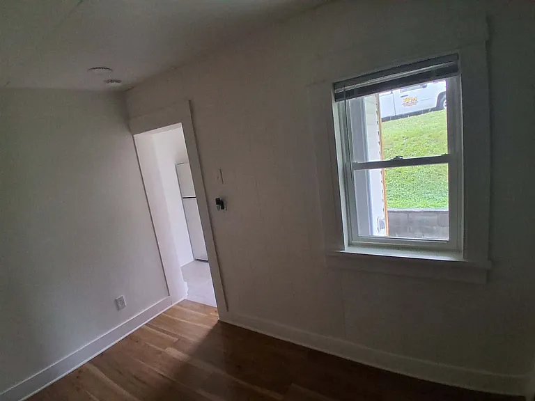 903 Harding Ave #B — Photo 5
