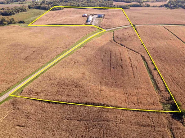20590 Hillside Rd, Morrison, IL 61270