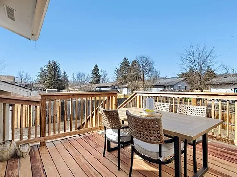825 Pear St — Photo 20
