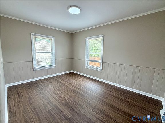 5th image of 12 W Berry St