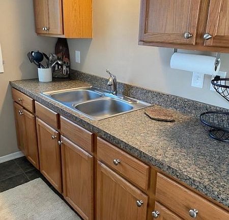 3rd image of 46 Grant St #1R-11