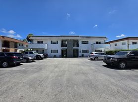 214 SW 1st St, Pompano Beach, FL