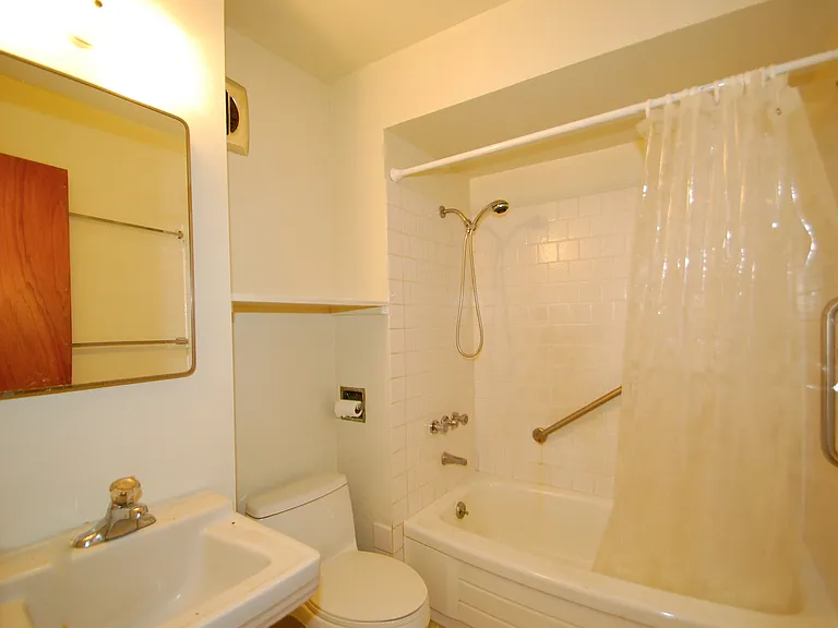 2910 Fulton St — Photo 8