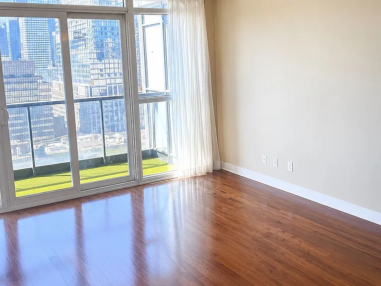 25 Carlton St #1902 — Photo 3