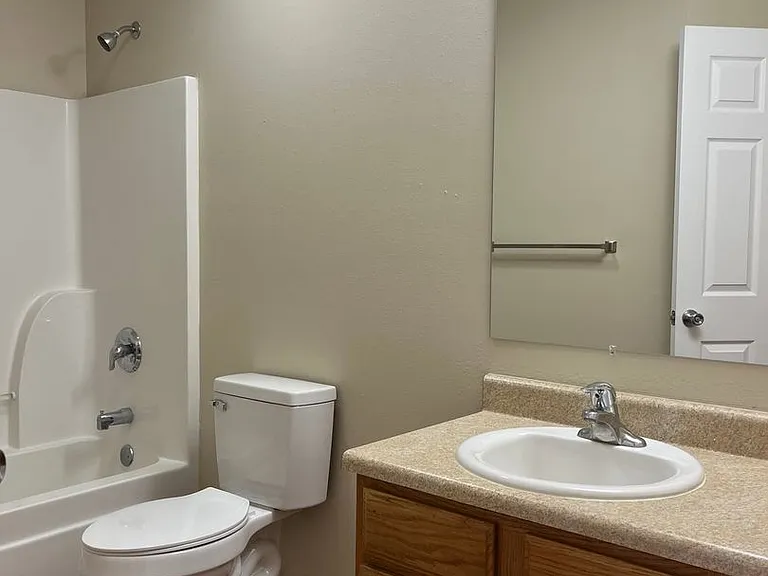 4443 W Delmar St — Photo 10