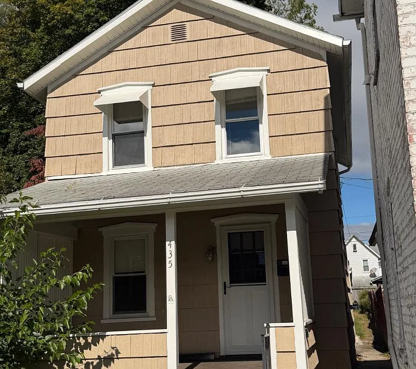 435 Wilson St