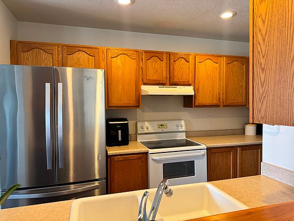 3rd image of 747 S Bellflower Dr #749