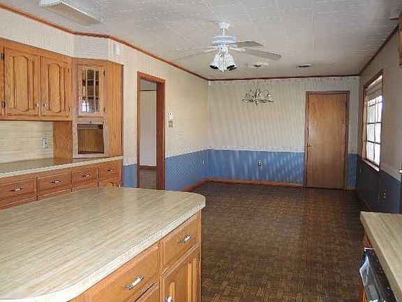 5th image of 25384 Clement St