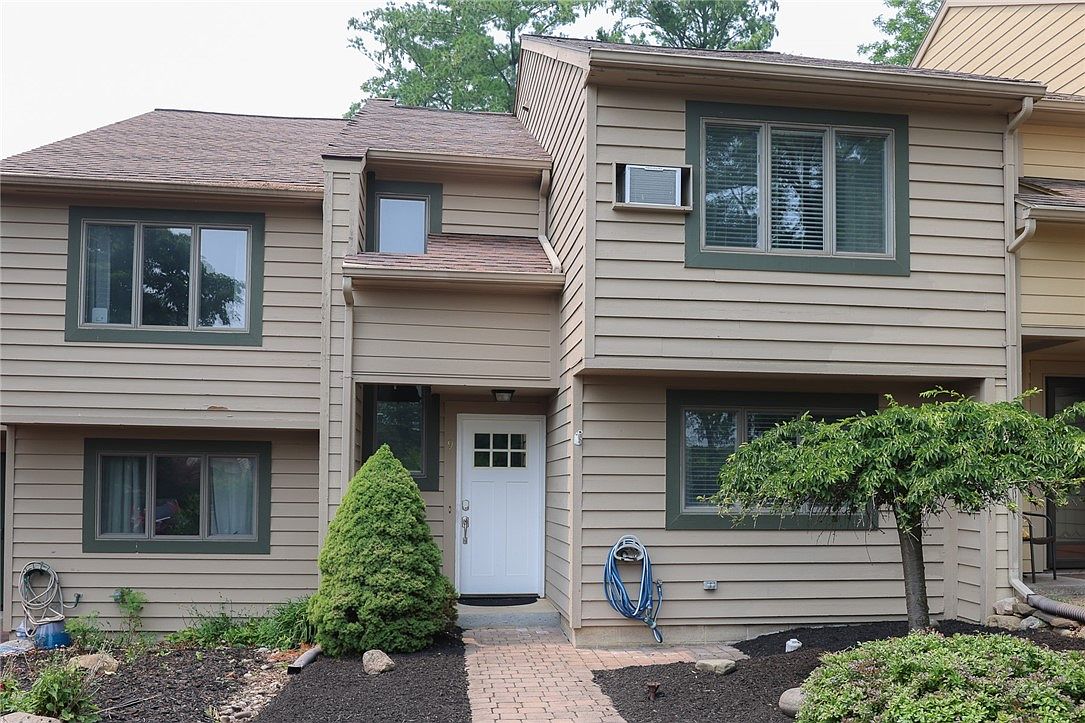 9 Golfside Cir