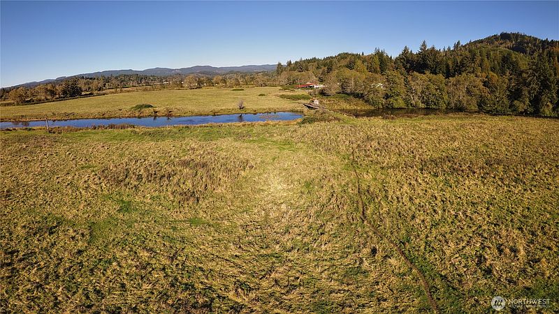 3rd image of 105 E Valley Road