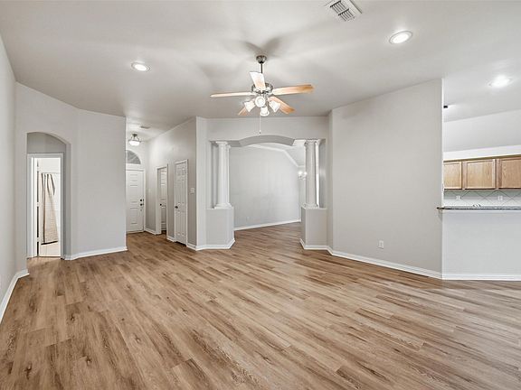 5th image of 4416 Ridgeway Dr