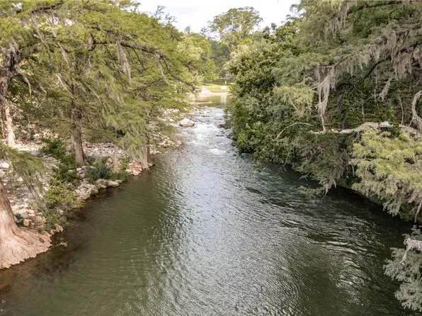 1228 Ervendberg Ave #104, New Braunfels, TX 78130