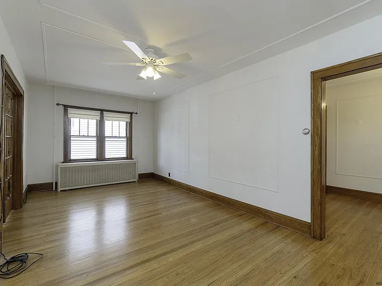 110 Hollywood Ave #1 — Photo 24