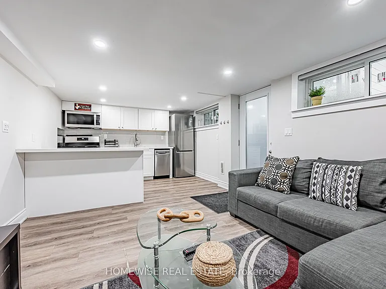 68 Fairleigh Cres #LOWER — Photo 4