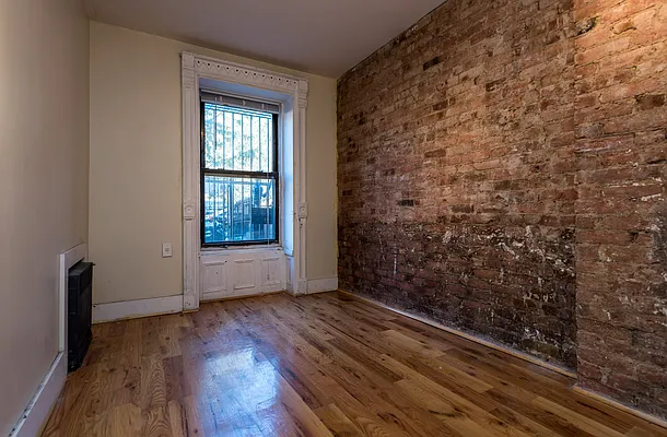 Rented by Nooklyn NYC LLC | media 24