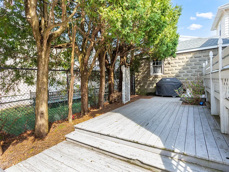 181 Chiswick Rd — Photo 14