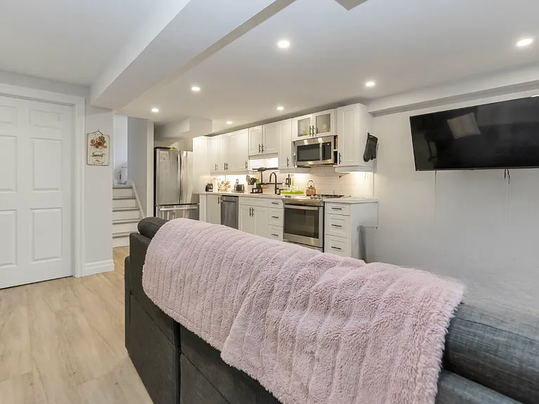 91 Ottaway Ave #91 — Photo 4