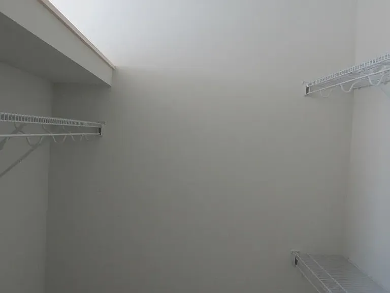 515 N Hickory St #202 — Photo 7