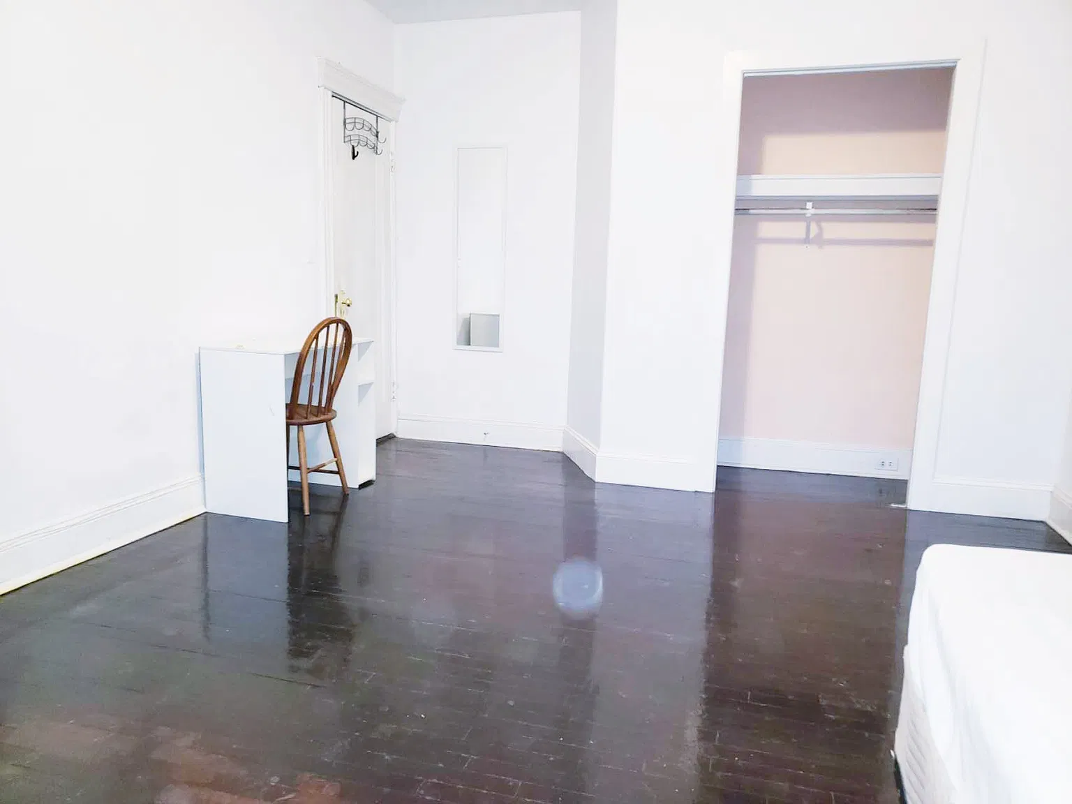 3 bed, 875 sqft, $1,265 — Photo 2