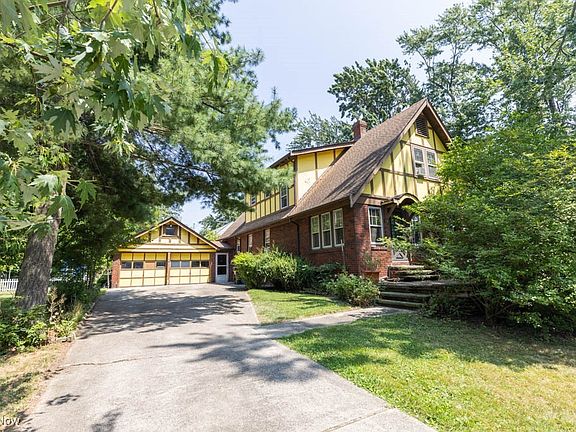 3rd image of 18145 Lake Shore Blvd