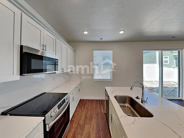 8964 S John Annie Ln — Photo 4