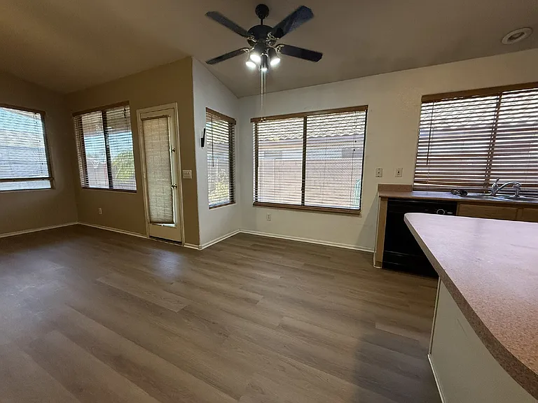 2705 N 109th Ave — Photo 11