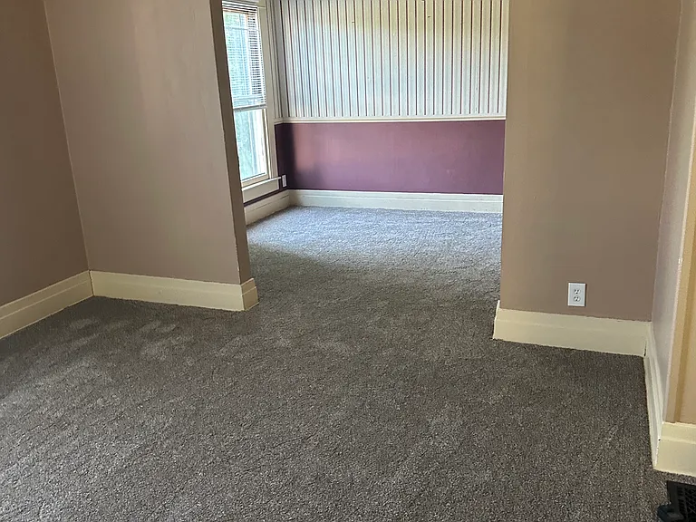 215 S Grant Ave — Photo 2