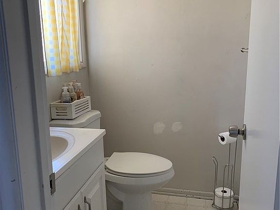 3rd image of 11434 Buell St