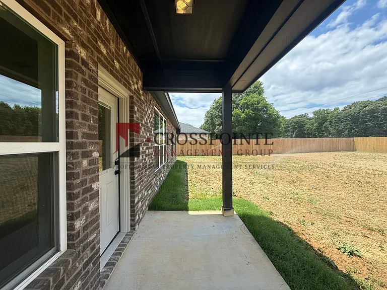 17434 Crossing Cir — Photo 19