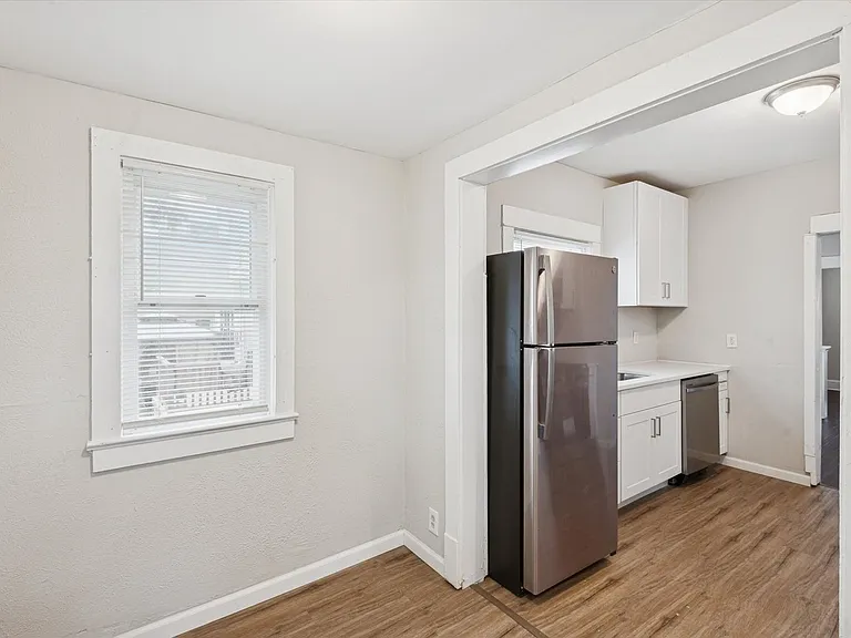 2302 Saratoga Ave — Photo 10