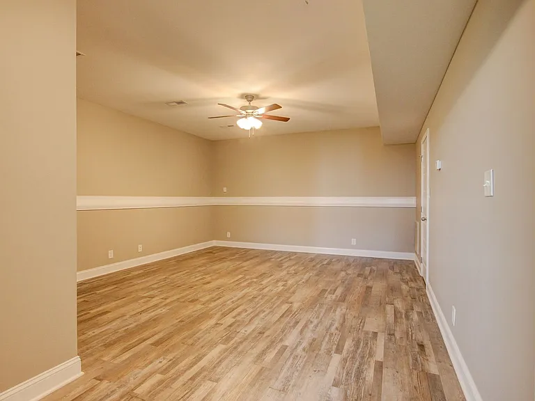 1121 Cardinal Creek Dr — Photo 21
