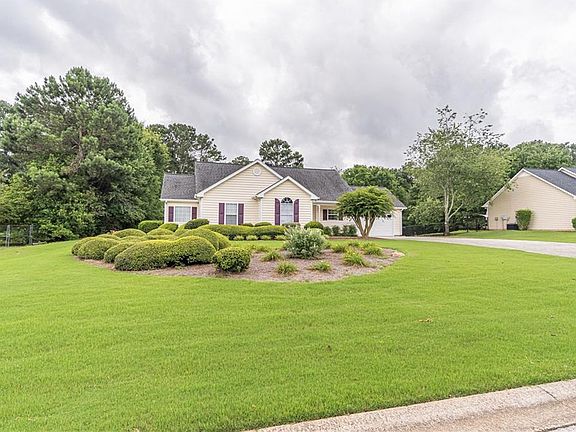 3rd image of 304 Ron Dr
