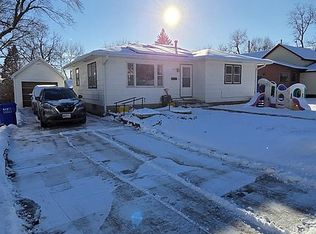 402 Newton St, Guthrie Center, IA 50115