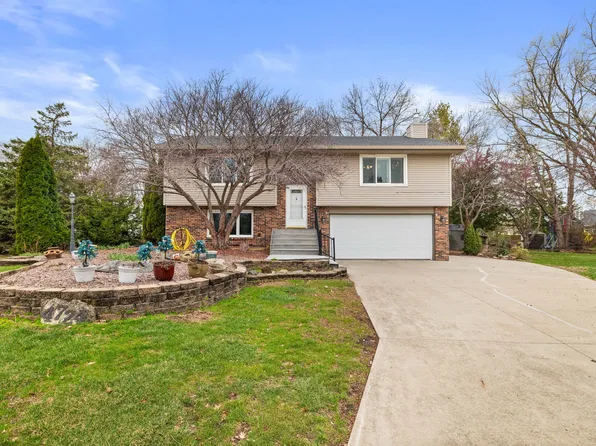 4724 78th Pl, Urbandale, IA 50322