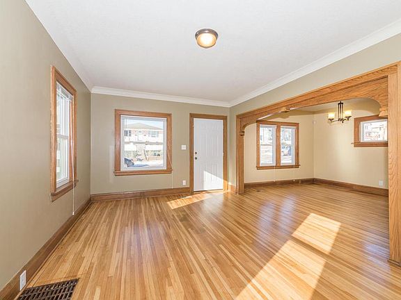 3rd image of 2106 Russell Ave N